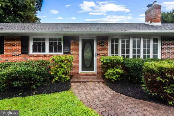 2114 OAKLYN DR