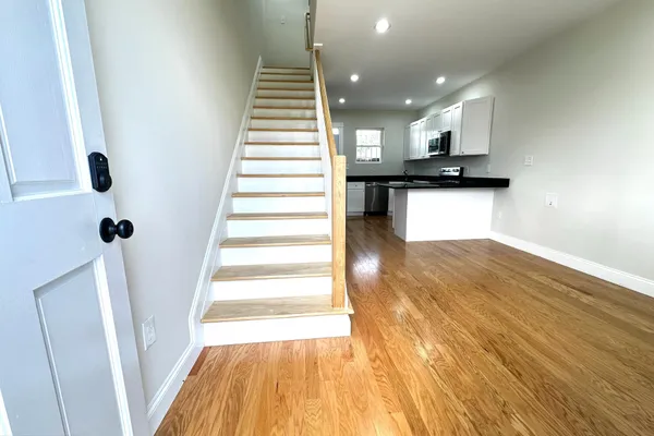 1114 SARAH ANN ST