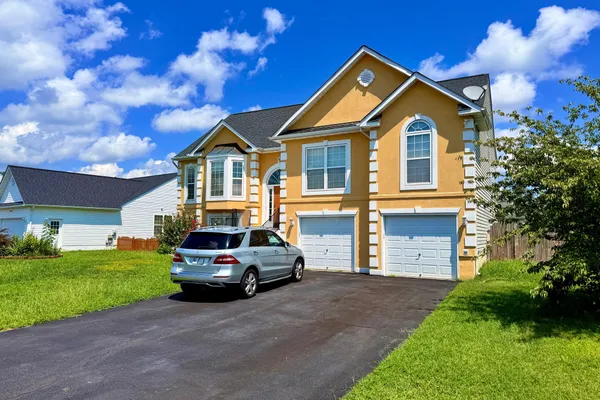 6117 CROWN GRANT DR
