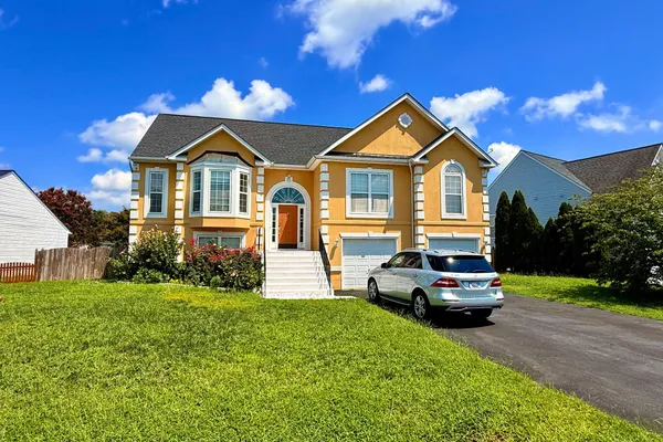6117 CROWN GRANT DR