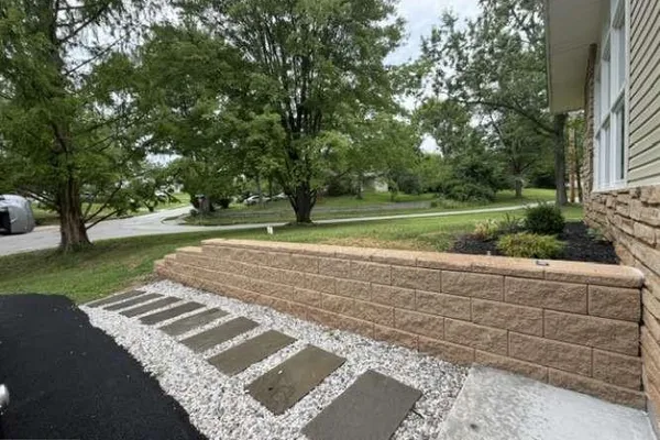 26 CAMELOT DR
