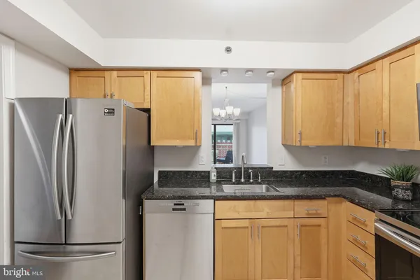610 N W ST 303