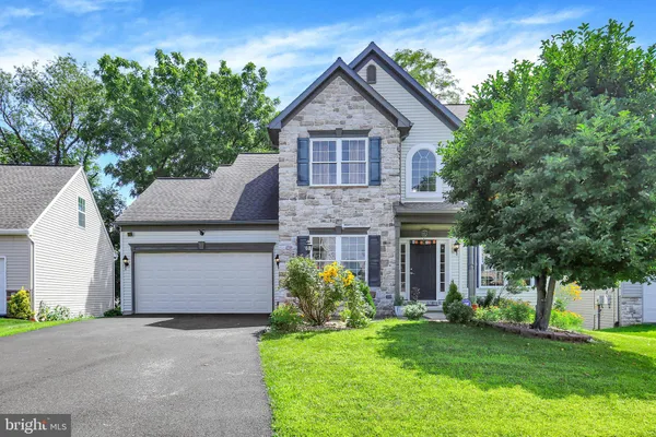 23 HAMLET CIR