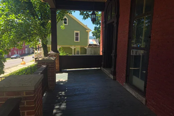 107 E MAIN ST