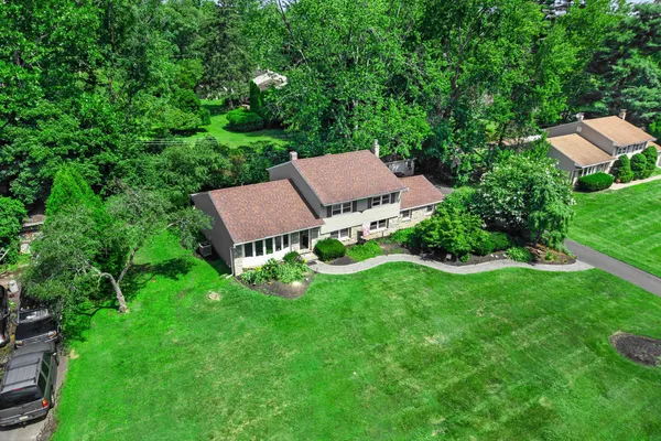708 OAK TERRACE DR