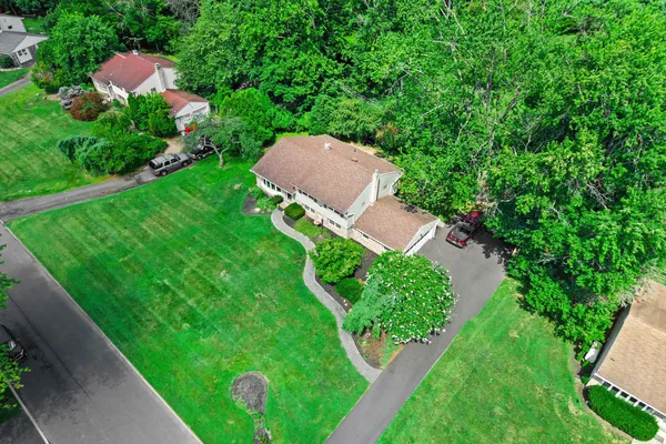 708 OAK TERRACE DR