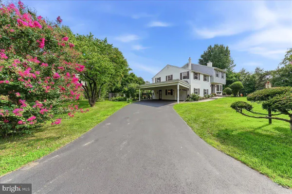 100 GOVERNORS DR