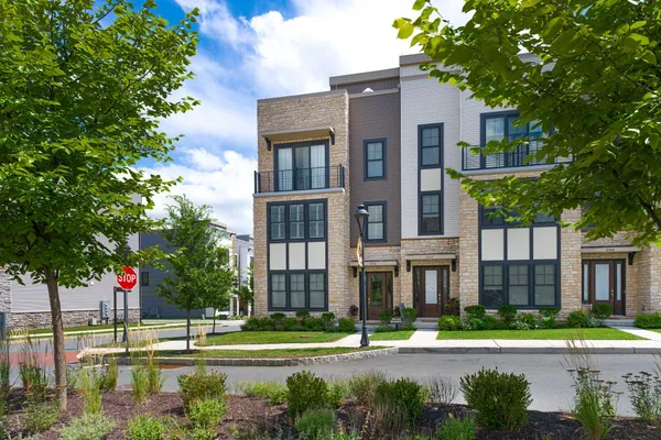 312 W SQUIRE DR