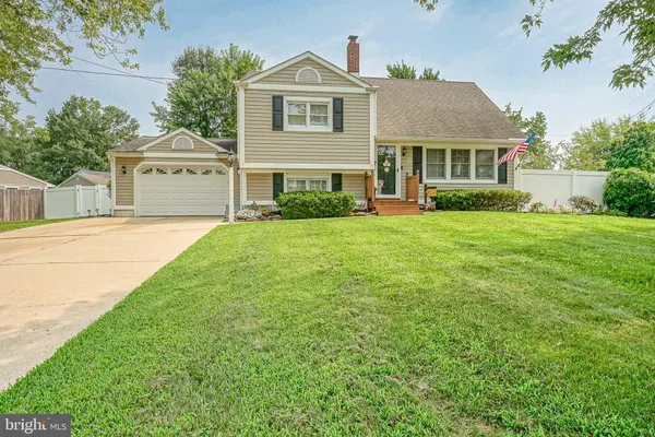8 PATERSON AVE