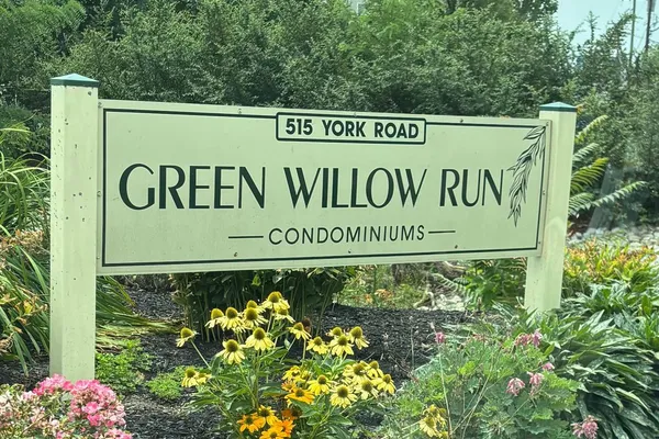 515 N YORK RD 11-F