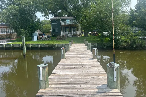 802 CREEK RD