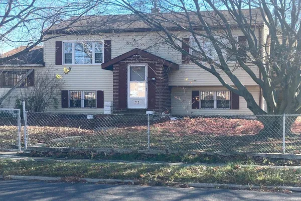 212 COLLEGE DR