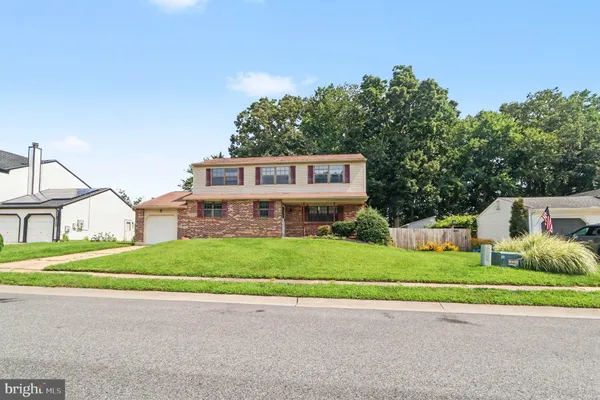 737 FOX CHASE CIR