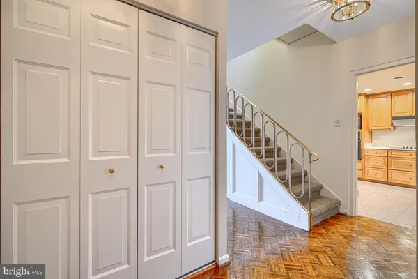 28 ALLEGHENY AVE 2702