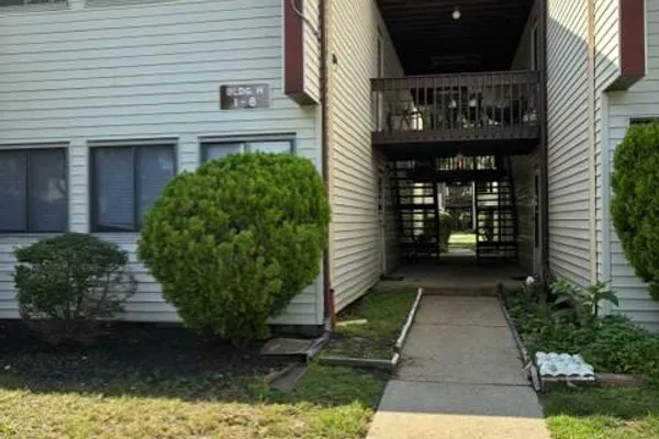 H-6 AVON DR