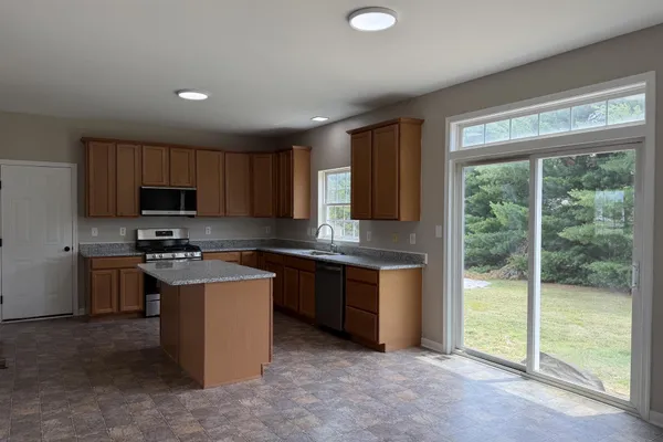 196 MARKHAM CT