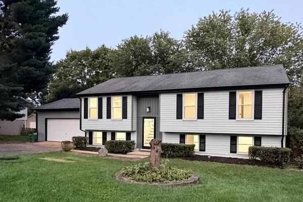 709 PAUL DR
