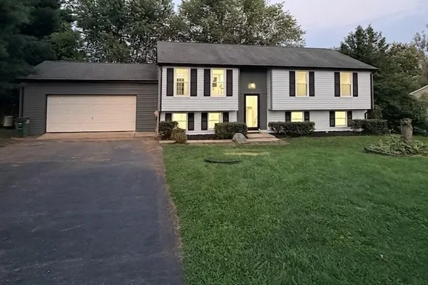709 PAUL DR
