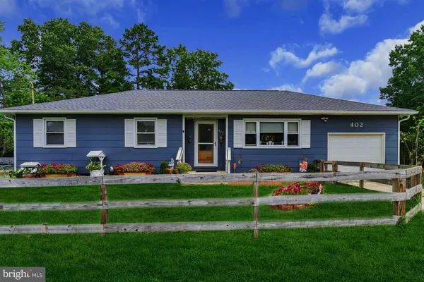 402 LAKEVIEW BLVD