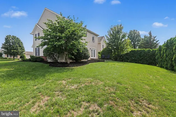 470 OAK LN