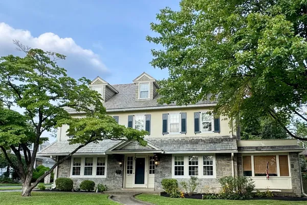 437 HAMPSHIRE RD