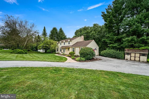 105 SCOTTS GLEN RD