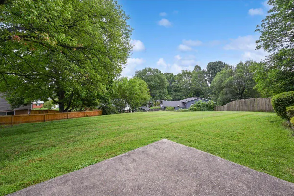 8 KERWOOD CT