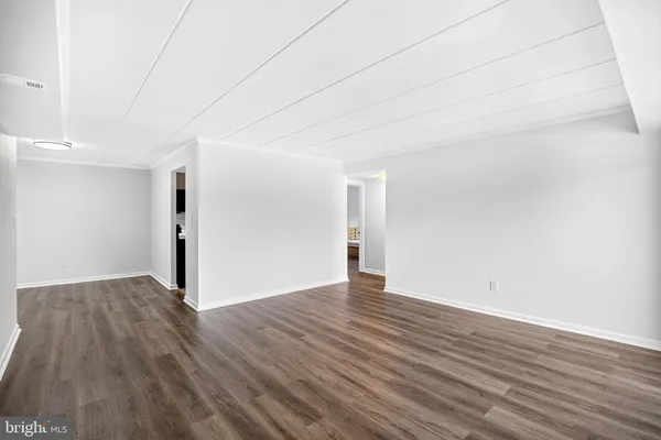 57 OAKRIDGE DR