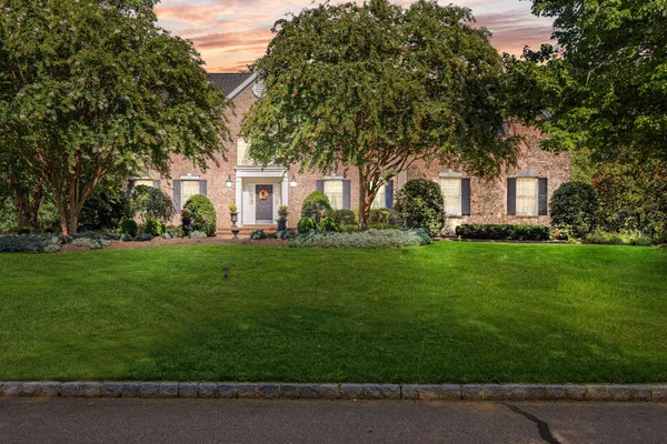 18 MILLENNIUM DR