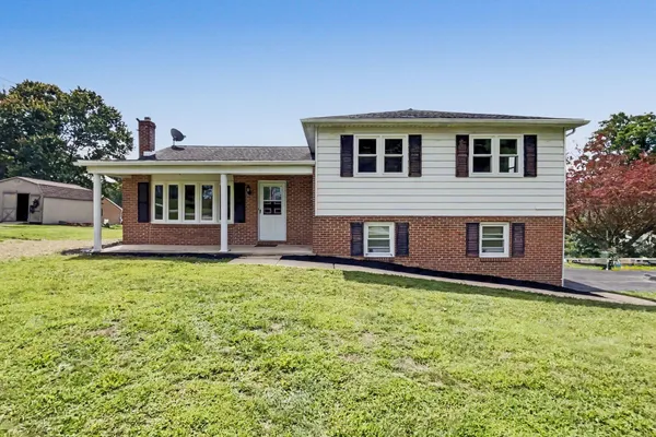 439 VALLEY RD
