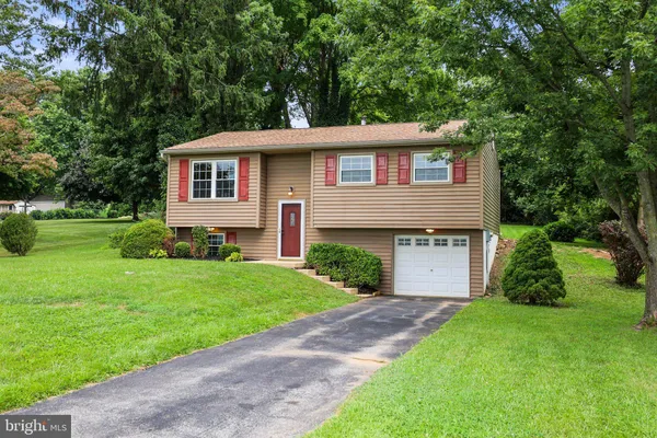 182 CLAREMONT DR