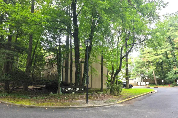 35 HARWOOD LN DD