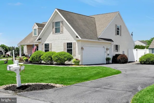 321 CATHERINE CT