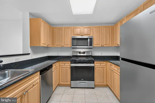 2726 GALLOWS RD 406