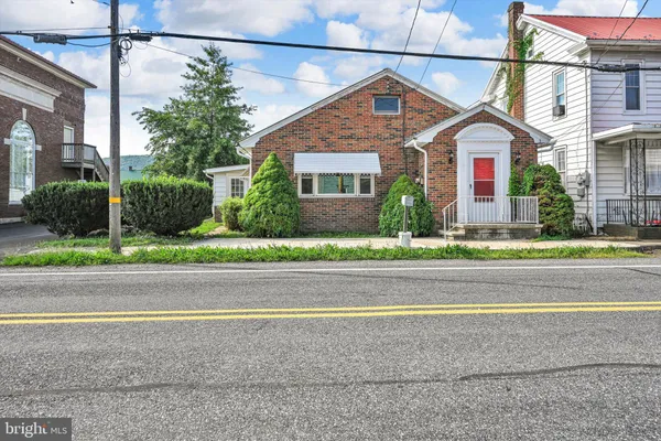 625 E MAIN ST