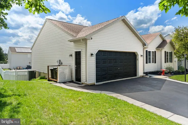 17 MAYFLOWER DR