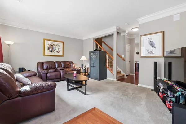 2 STATION LN