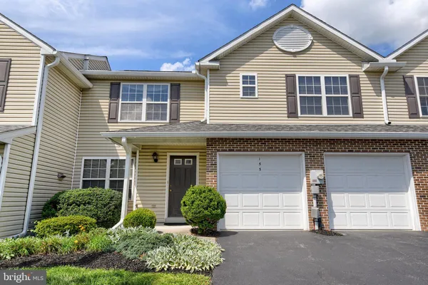 155 PEREGRINE LN
