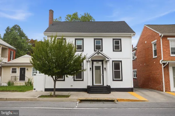 500 W MAIN ST