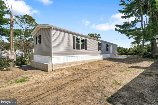 755 WOODSIDE DR