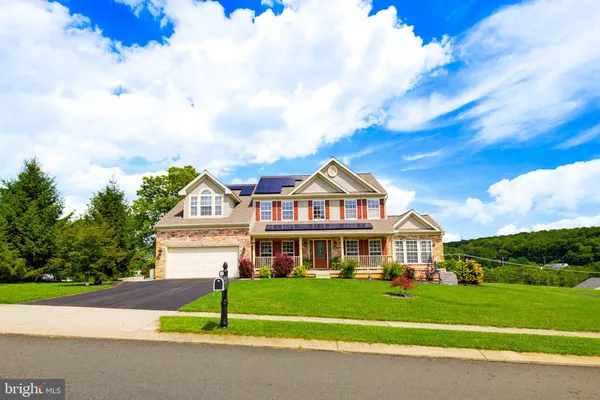 295 PALOMINO DR