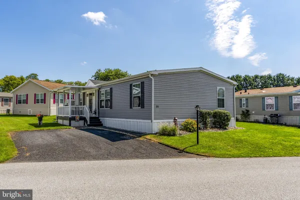 31 RUTH DR