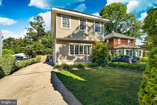 448 RADNOR ST