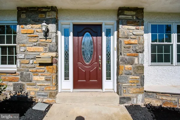 2201 SHETLAND DR
