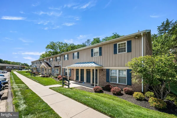 11 WEXFORD DR