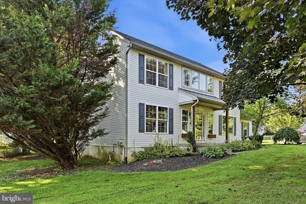 204 COUNTRY DR