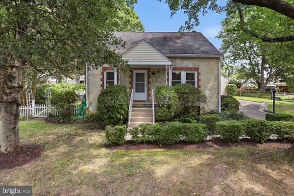 6309 NAVAL AVE