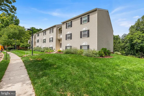 108 CASTLETOWN RD 301