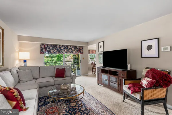 108 CASTLETOWN RD 301