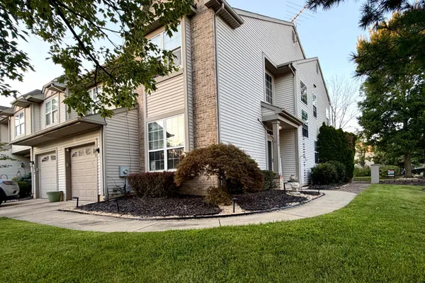 124 LINCOLN LN
